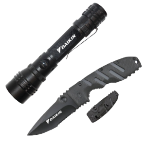 daikin-tac-flashlight-and-knife
